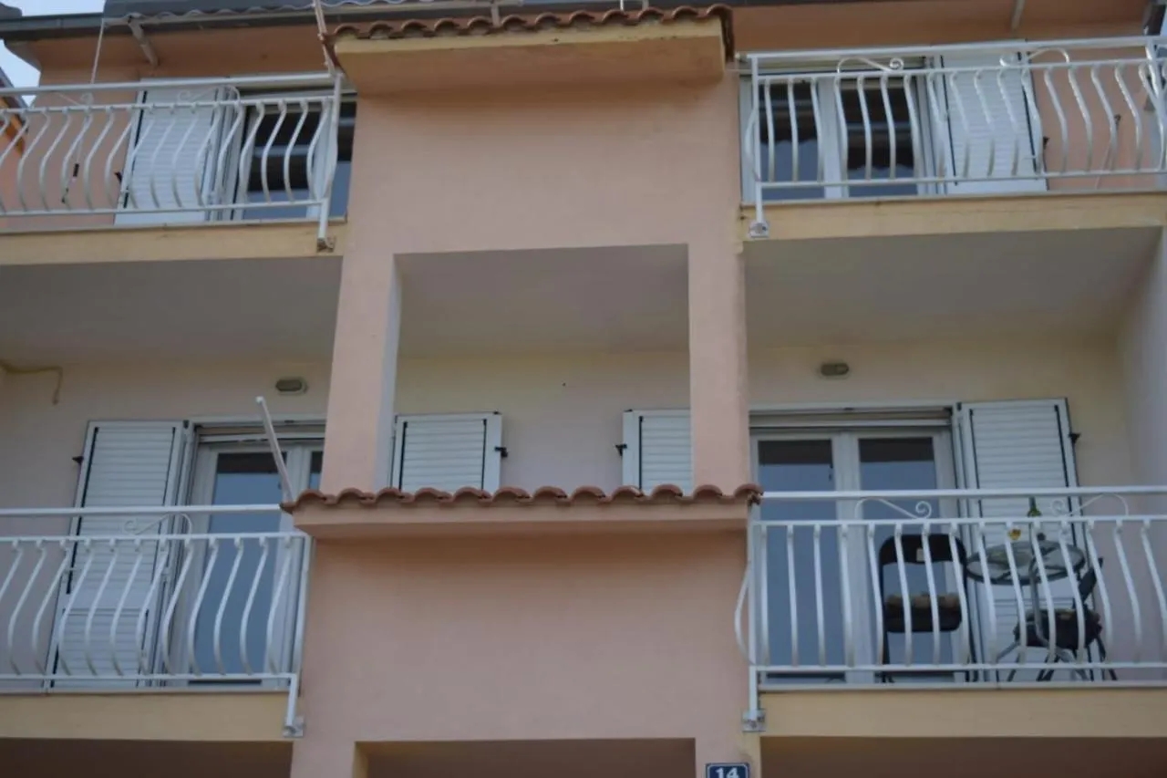 Apartments Marta Kastel Novi Croatia