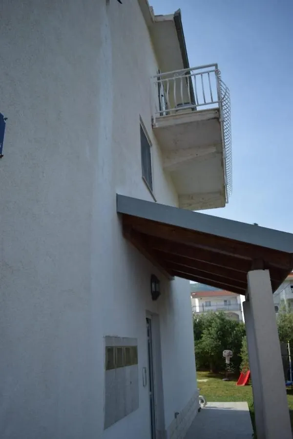 Apartments Marta Kastel Novi 0*,