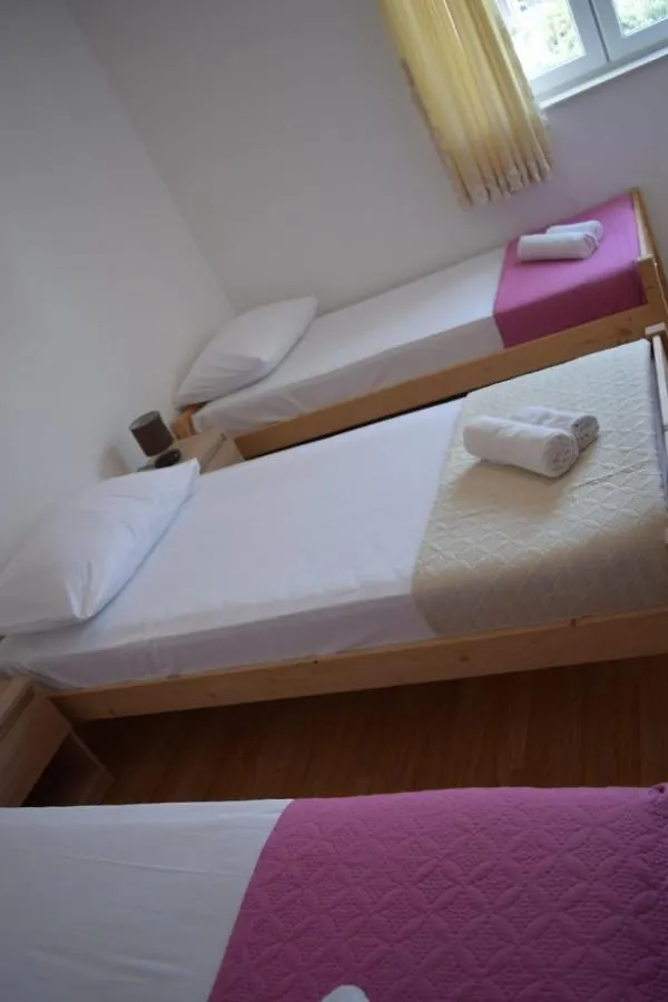 Apartments Marta Kastel Novi