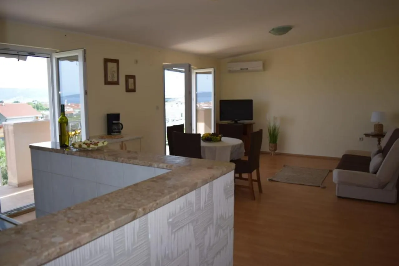 Apartments Marta Kastel Novi 0*,