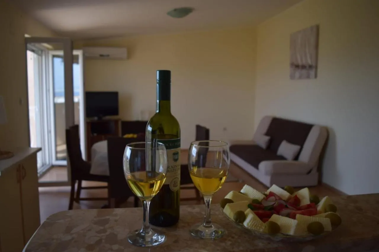 Apartments Marta Kastel Novi 0*,  Croatia