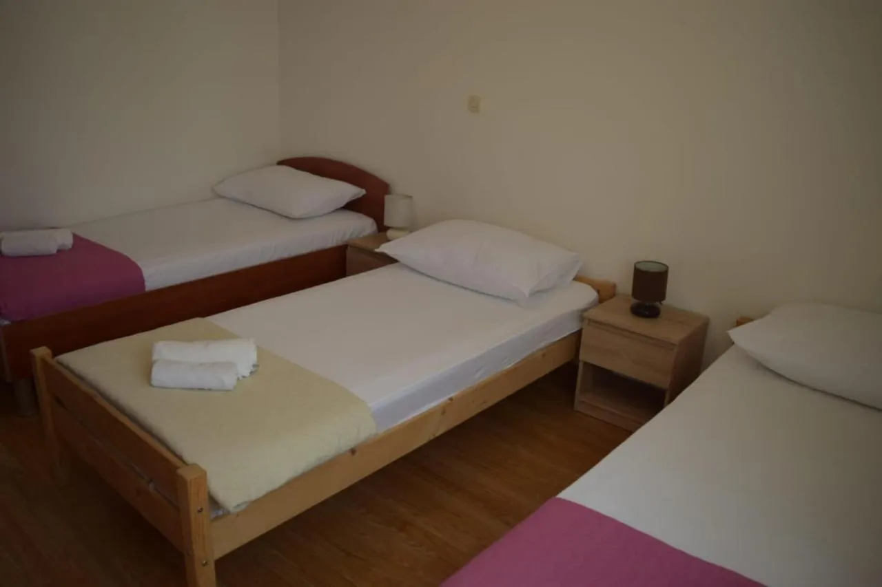 Apartments Marta Kastel Novi 0*,
