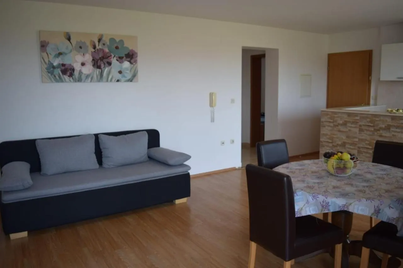 Apartments Marta Kastel Novi