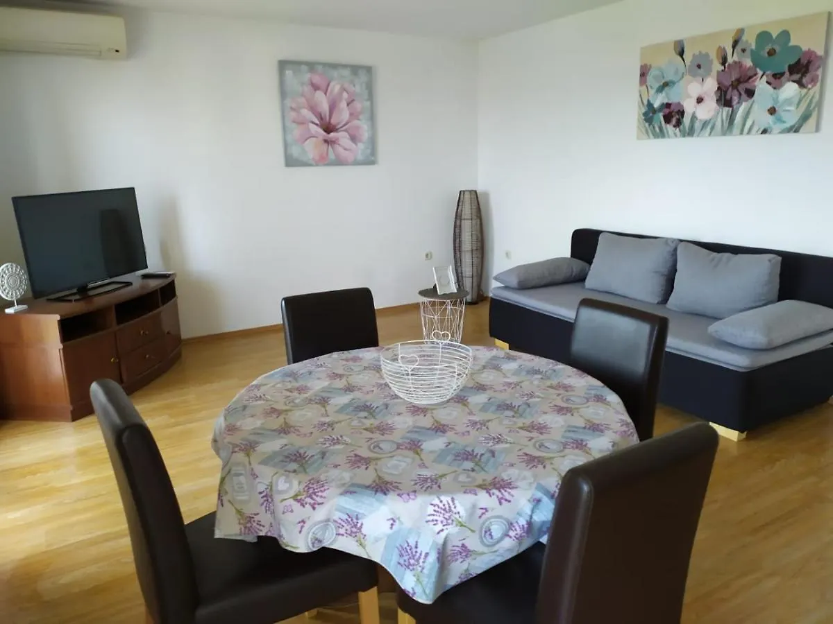 Apartments Marta Kastel Novi