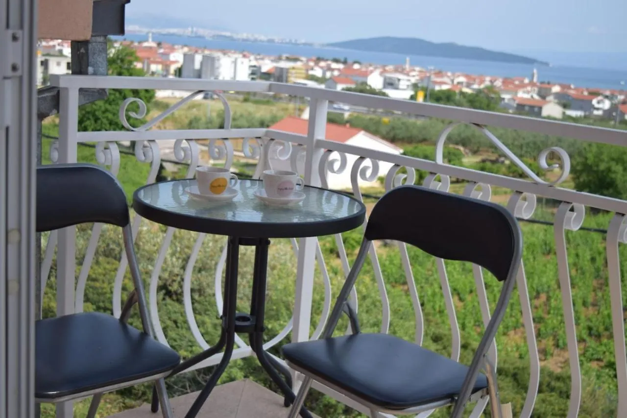 Apartments Marta Kastel Novi 0*,