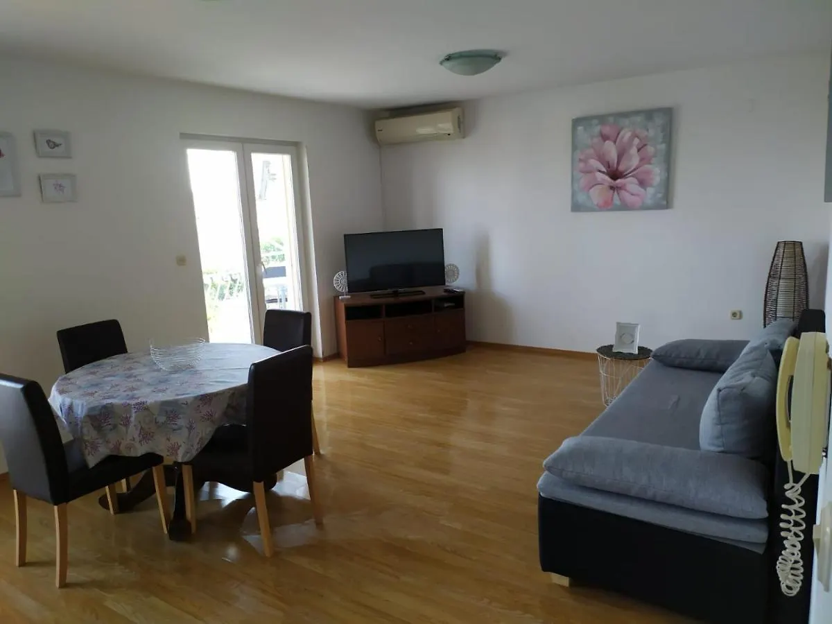 Apartments Marta Kastel Novi