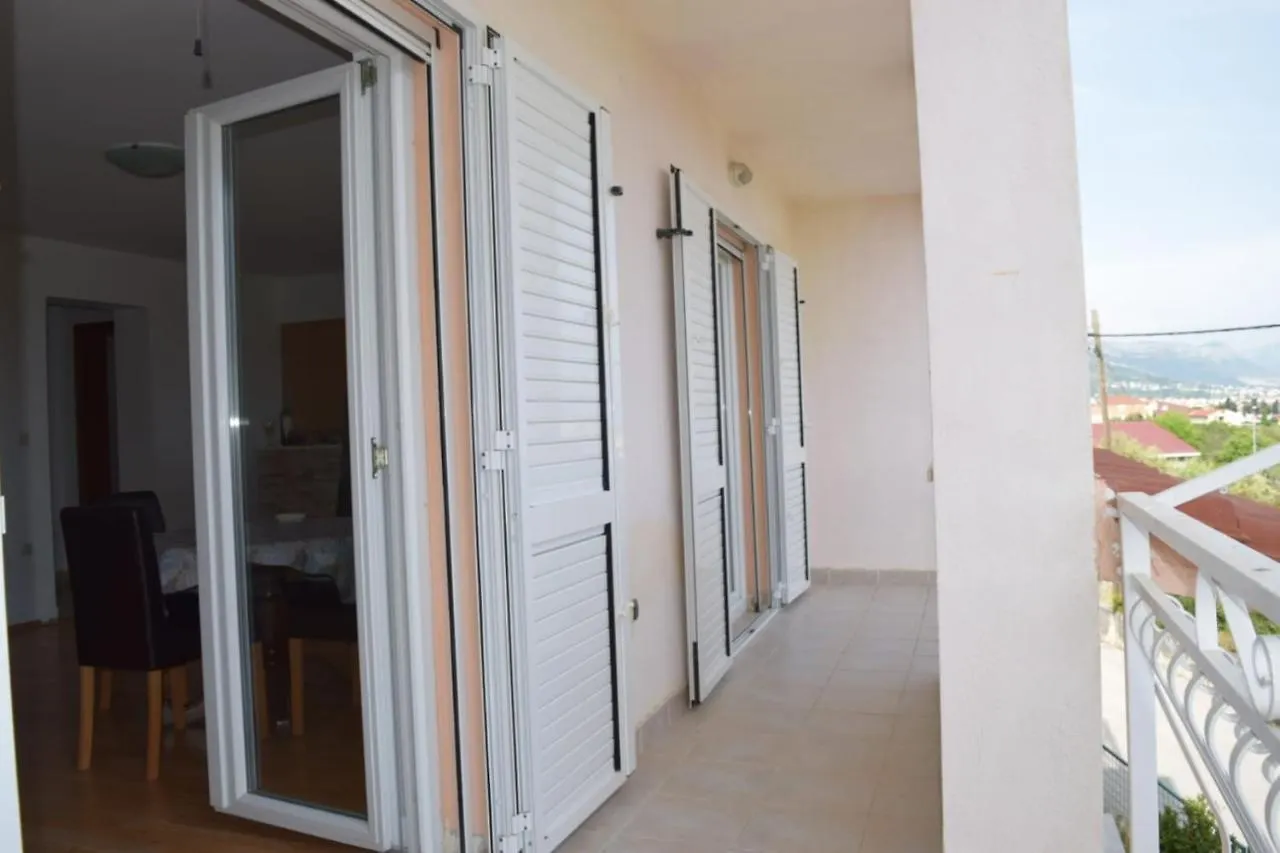 Apartments Marta Kastel Novi