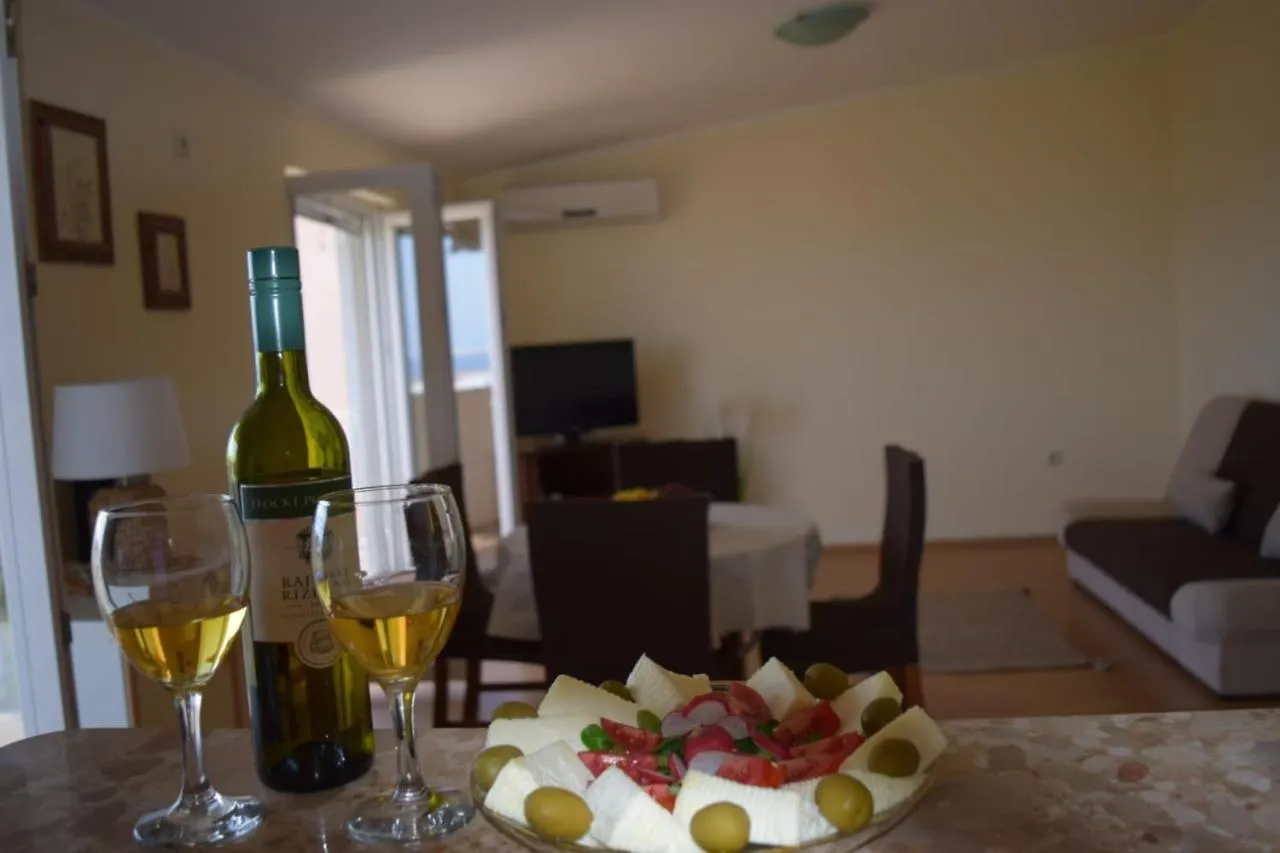 Apartments Marta Kastel Novi